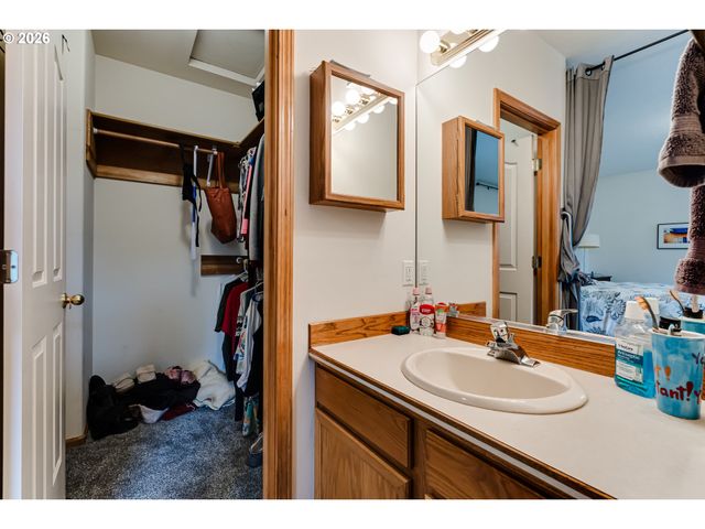 3513 KENDRA St, Eugene, OR 97404