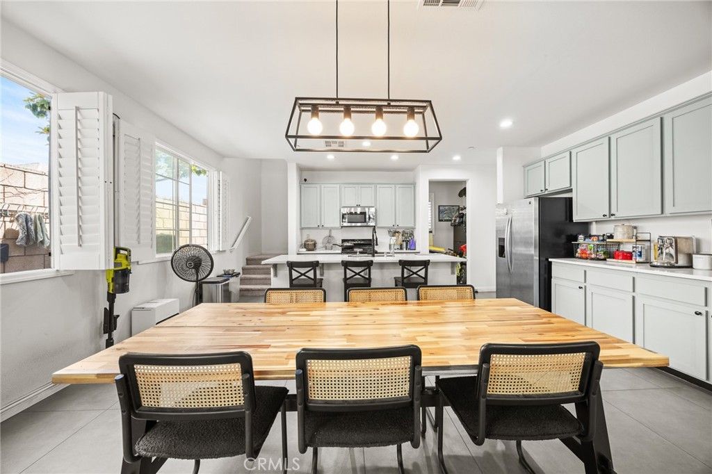 Image 12 of property listing at 2934 S Via Belamaria, Ontario, CA 91762