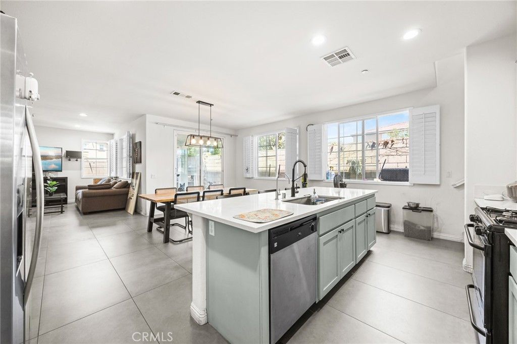 Image 17 of property listing at 2934 S Via Belamaria, Ontario, CA 91762