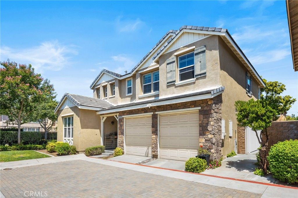 Image 2 of property listing at 2934 S Via Belamaria, Ontario, CA 91762