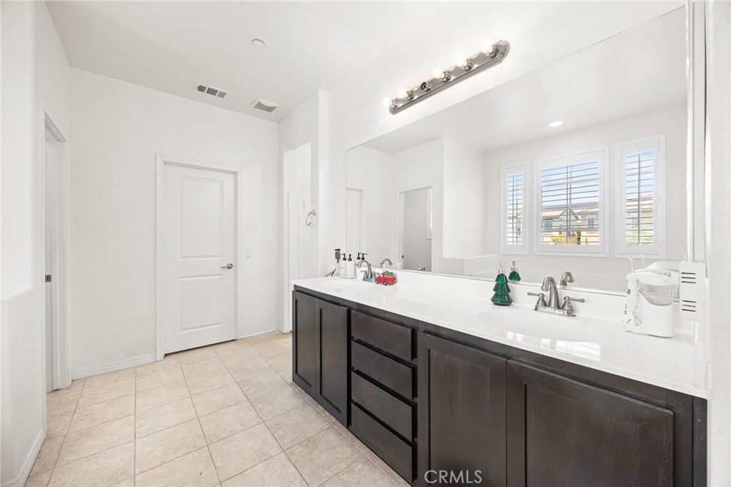Image 25 of property listing at 2934 S Via Belamaria, Ontario, CA 91762
