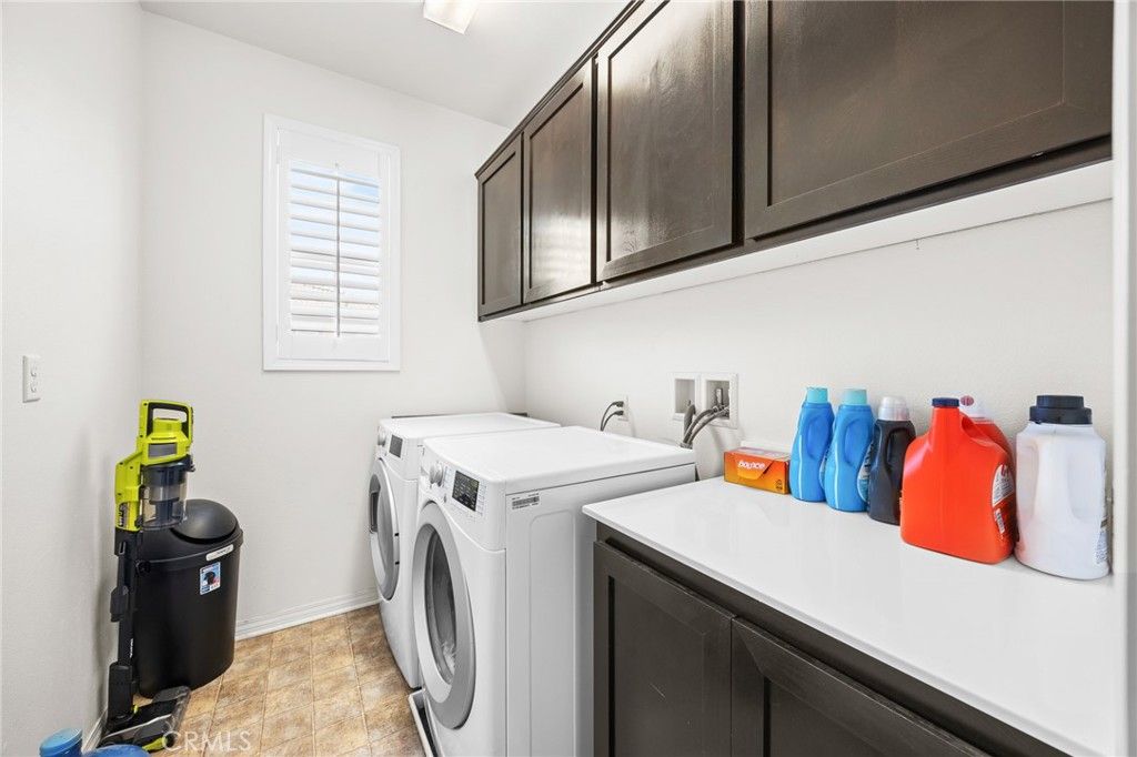 Image 32 of property listing at 2934 S Via Belamaria, Ontario, CA 91762