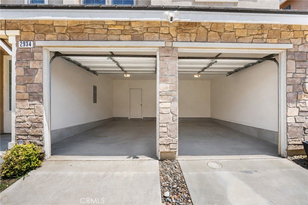 Image 42 of property listing at 2934 S Via Belamaria, Ontario, CA 91762
