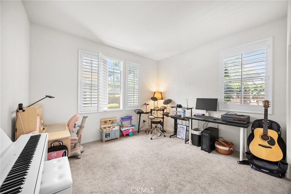Image 7 of property listing at 2934 S Via Belamaria, Ontario, CA 91762