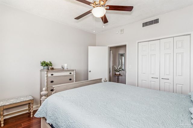 825 Bayshore Dr 508, Pensacola, FL 32507