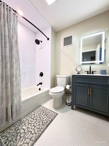 825 Bayshore Dr 508, Pensacola, FL 32507