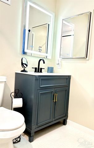 825 Bayshore Dr 508, Pensacola, FL 32507