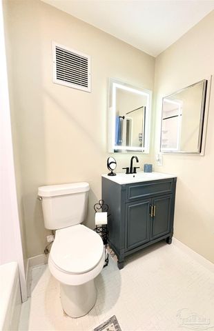 825 Bayshore Dr 508, Pensacola, FL 32507