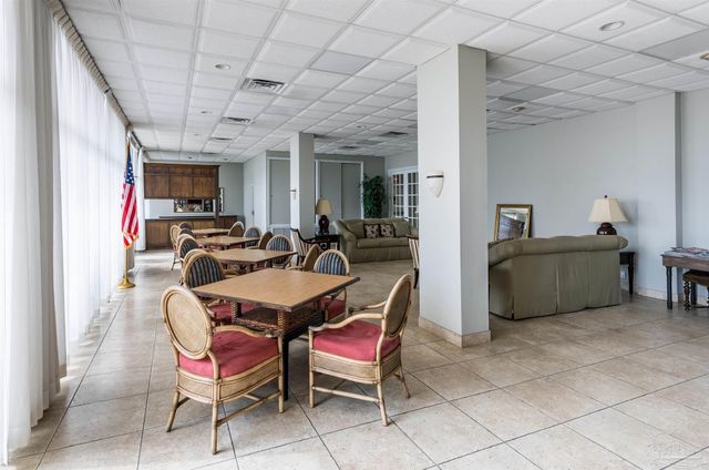 825 Bayshore Dr 508, Pensacola, FL 32507