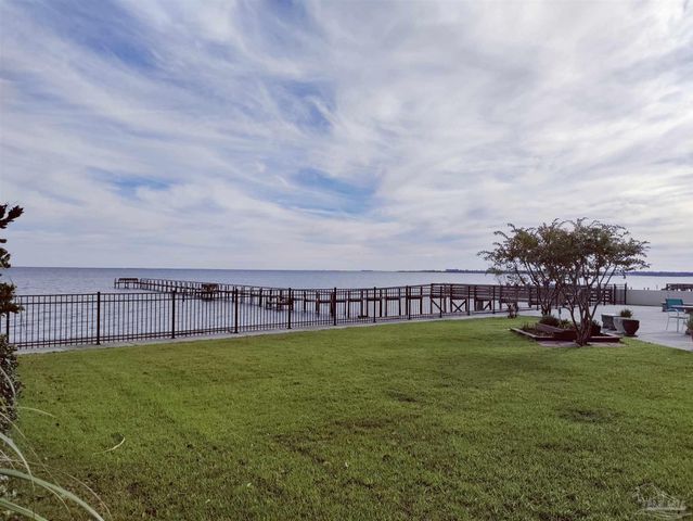 825 Bayshore Dr 508, Pensacola, FL 32507
