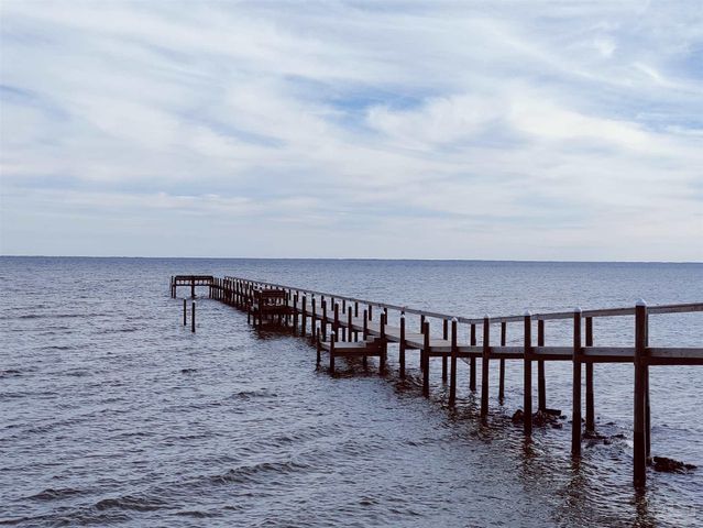 825 Bayshore Dr 508, Pensacola, FL 32507