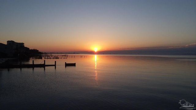 825 Bayshore Dr 508, Pensacola, FL 32507