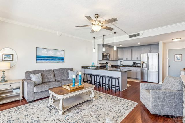 825 Bayshore Dr 508, Pensacola, FL 32507