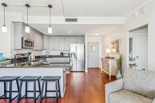 825 Bayshore Dr 508, Pensacola, FL 32507