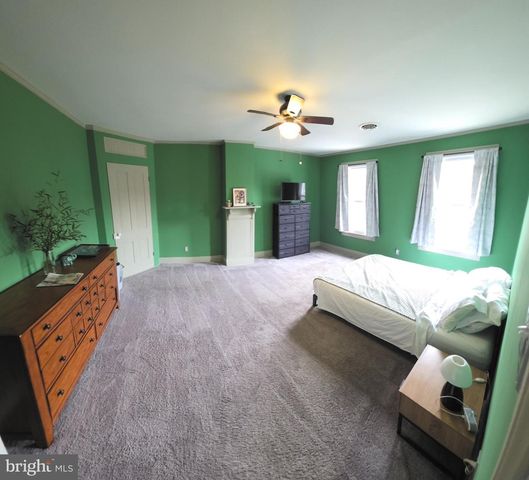 417 W BURKE ST, Martinsburg, WV 25401