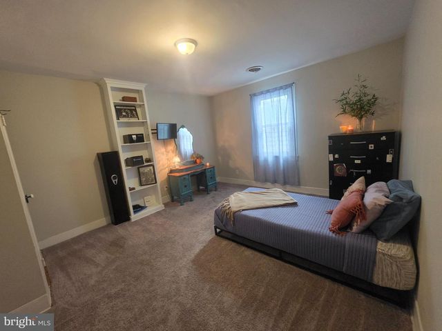 417 W BURKE ST, Martinsburg, WV 25401
