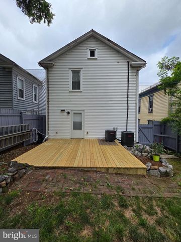 417 W BURKE ST, Martinsburg, WV 25401