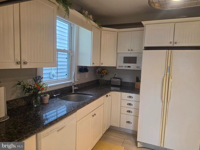 417 W BURKE ST, Martinsburg, WV 25401
