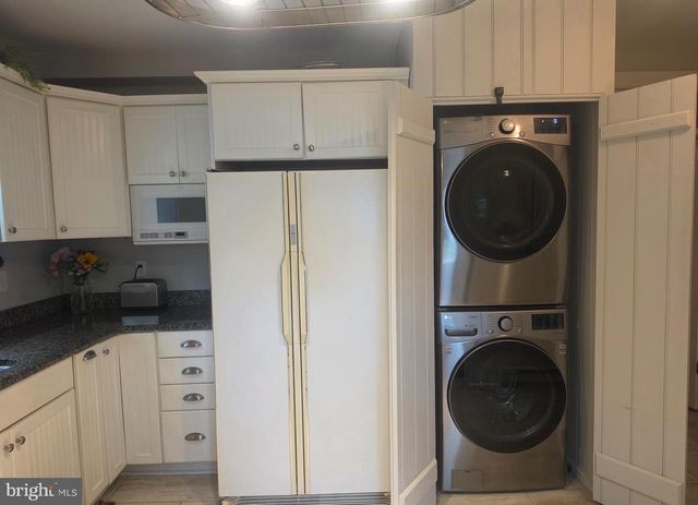 417 W BURKE ST, Martinsburg, WV 25401