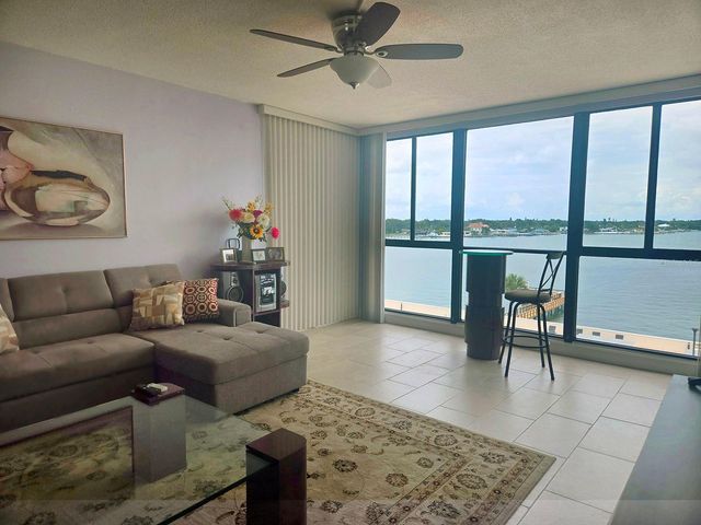 7100 SUNSHINE SKYWAY LANE S 503, St Petersburg, FL 33711