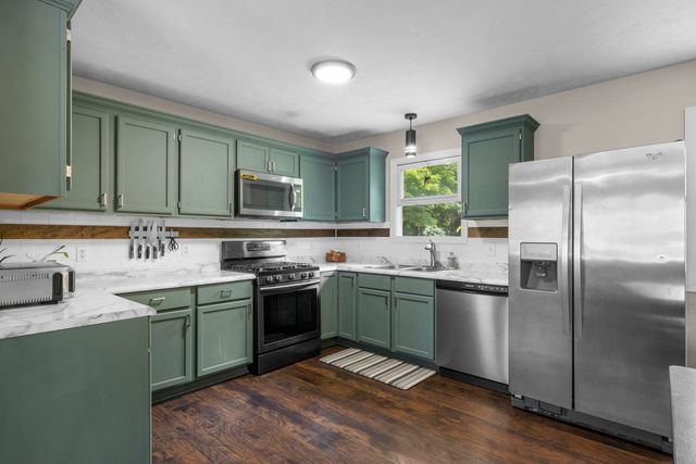 994 US-31 N, Torch Lake Twp, MI 49648