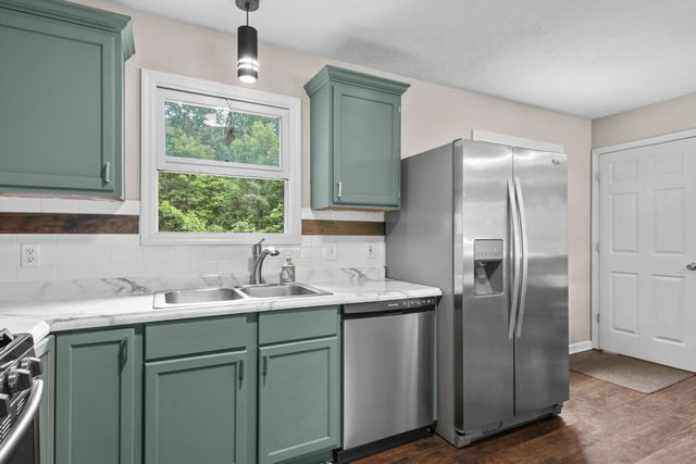 994 US-31 N, Torch Lake Twp, MI 49648