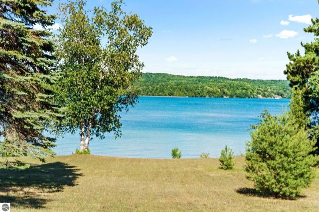 994 US-31 N, Torch Lake Twp, MI 49648