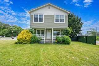 86 Eleanor Avenue, Mastic, NY 11950