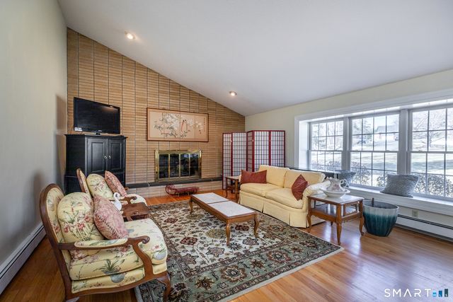 9 Delno Drive, Danbury, CT 06811