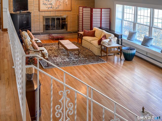 9 Delno Drive, Danbury, CT 06811