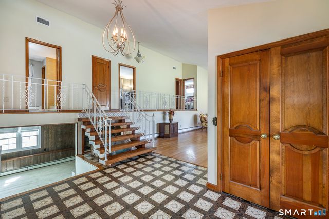 9 Delno Drive, Danbury, CT 06811