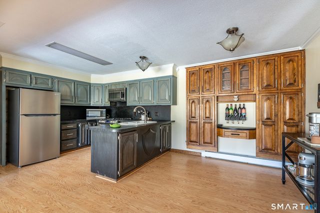 9 Delno Drive, Danbury, CT 06811