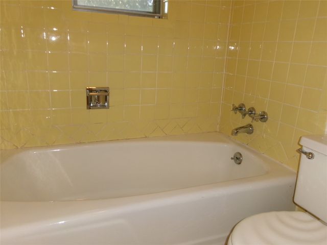 1208 Academy Drive, Arlington, TX 76013