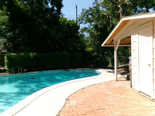 1208 Academy Drive, Arlington, TX 76013