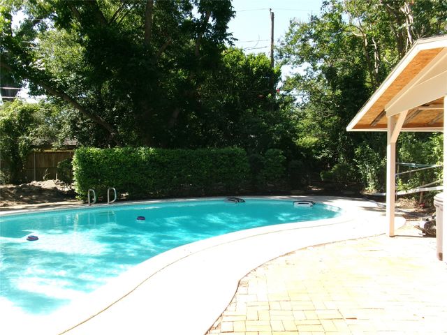 1208 Academy Drive, Arlington, TX 76013