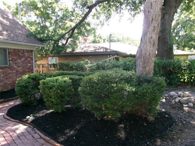 1208 Academy Drive, Arlington, TX 76013