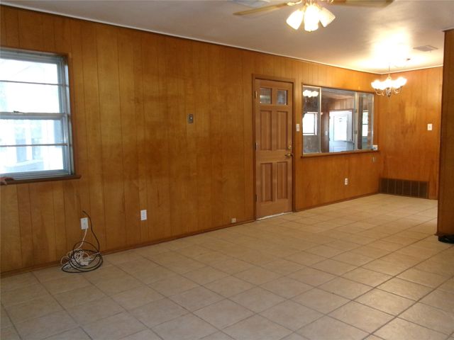 1208 Academy Drive, Arlington, TX 76013