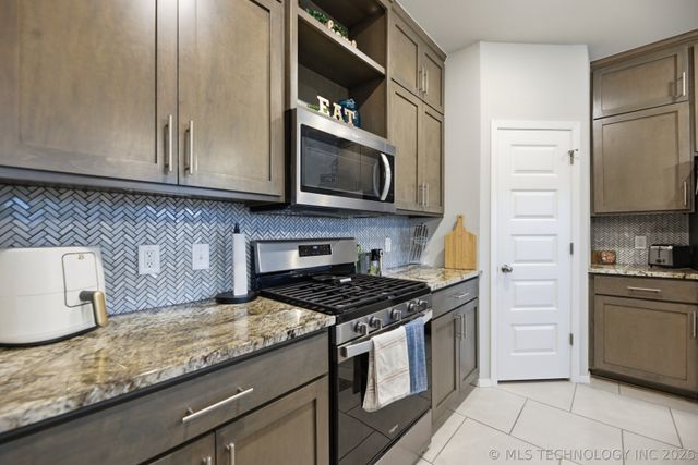 7512 E 89th Street N, Owasso, OK 74055