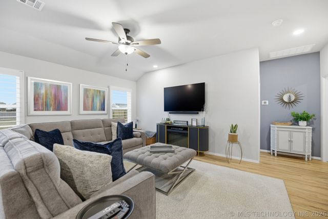 7512 E 89th Street N, Owasso, OK 74055