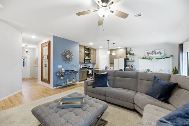 7512 E 89th Street N, Owasso, OK 74055