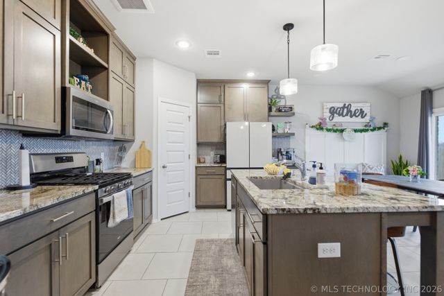 7512 E 89th Street N, Owasso, OK 74055