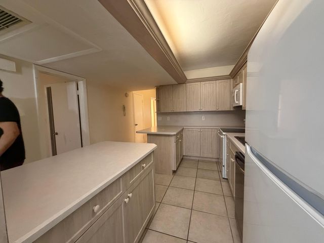 917 NE 16th Avenue 1, Fort Lauderdale, FL 33304