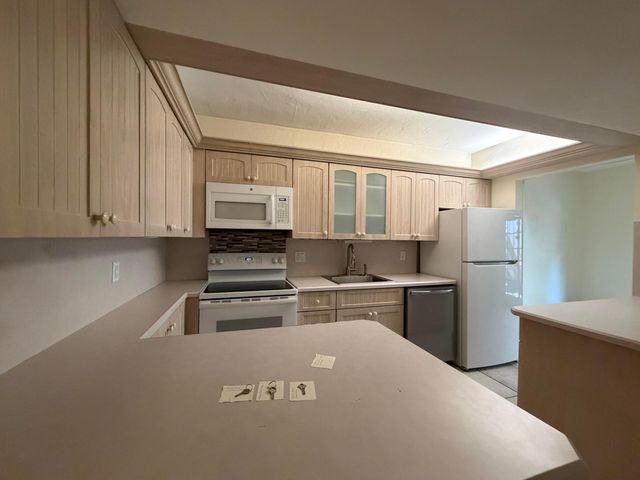 917 NE 16th Avenue 1, Fort Lauderdale, FL 33304