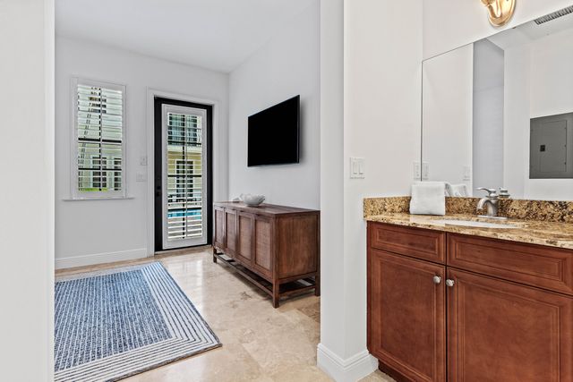 110 Gleason Street 203, Delray Beach, FL 33483