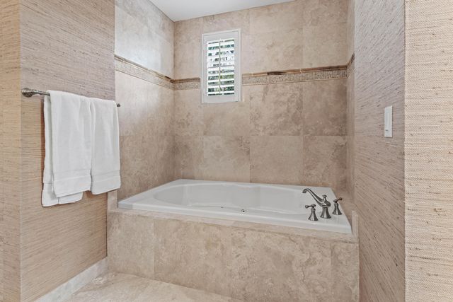 110 Gleason Street 203, Delray Beach, FL 33483