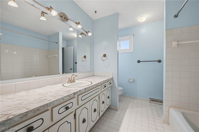 3920 Skyview Drive, Brunswick, OH 44212