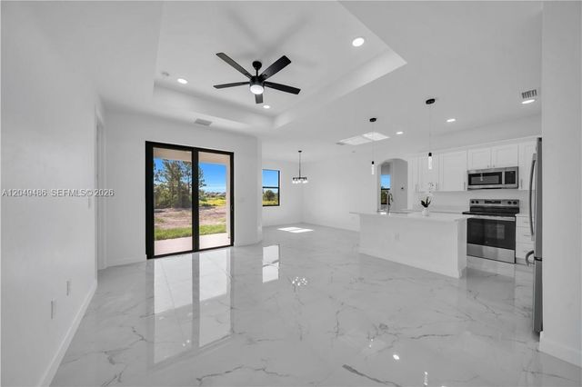 800 Pine Avenue, Lehigh Acres, FL 33972