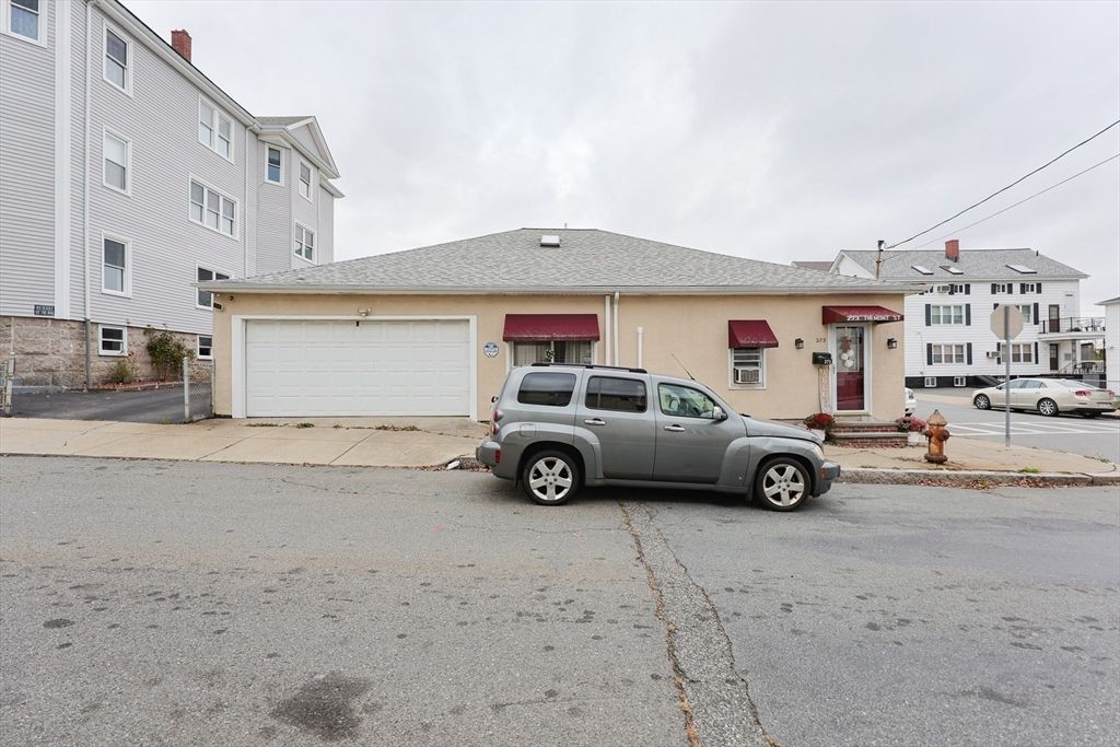 273 Tremont St, Fall River, MA 02720