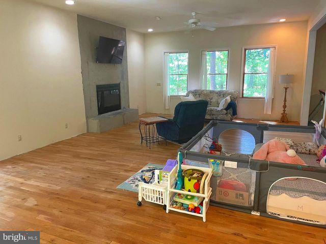 1453 MAKEFIELD RD, Yardley, PA 19067