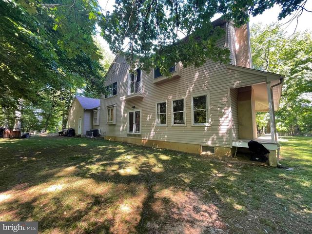 1453 MAKEFIELD RD, Yardley, PA 19067